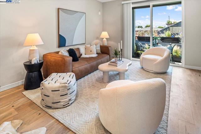 1726 17th St, Oakland CA: https://media.crmls.org/mediaz/ff198c18-9504-4051-a750-7b93176a6067.jpg