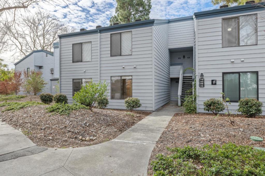 905 W Middlefield Road #917