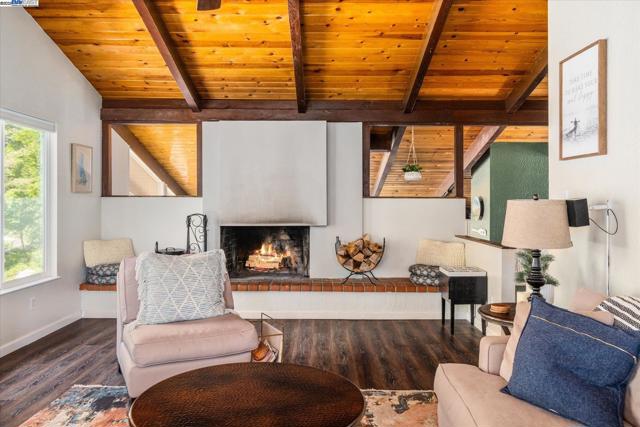 2190 Patricia Ln, Arnold CA: https://media.crmls.org/mediaz/ff1a2938-cc36-4c2b-a996-57104504c609.jpg