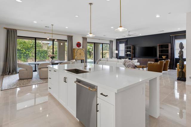 78420 Heritage Way, La Quinta CA: https://media.crmls.org/mediaz/ff1b07d5-5f2c-4896-af49-9a8c5daf0f48.jpg