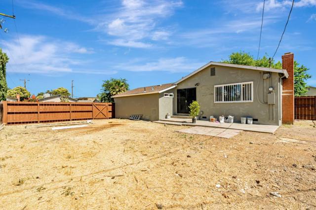 2525 Montclair Street, Stockton CA: https://media.crmls.org/mediaz/ff1b0b9e-01c8-42d0-b6f6-07c27f4f7edb.jpg