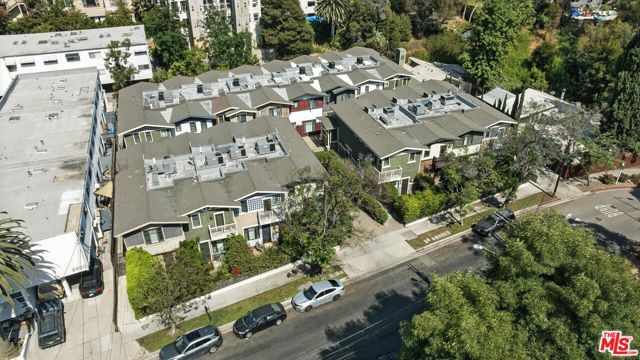 2020 Holly Drive, Los Angeles CA: https://media.crmls.org/mediaz/ff1b2744-a4b2-44b7-bdbf-de41b2639bad.jpg