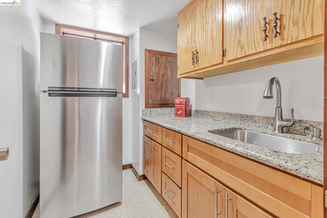1518 MADERA CT, El Cerrito CA: https://media.crmls.org/mediaz/ff1c14d4-963a-4aaa-95e3-303bcc534003.jpg