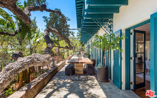 2003 La Brea Terrace, Los Angeles CA: https://media.crmls.org/mediaz/ff1c7667-4fd8-4cbf-9502-1e4bd03e8978.jpg
