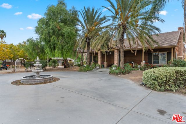 805 N Sanderson Avenue, San Jacinto CA: https://media.crmls.org/mediaz/ff1d44a9-3f02-4690-804a-f57cd86b12aa.jpg