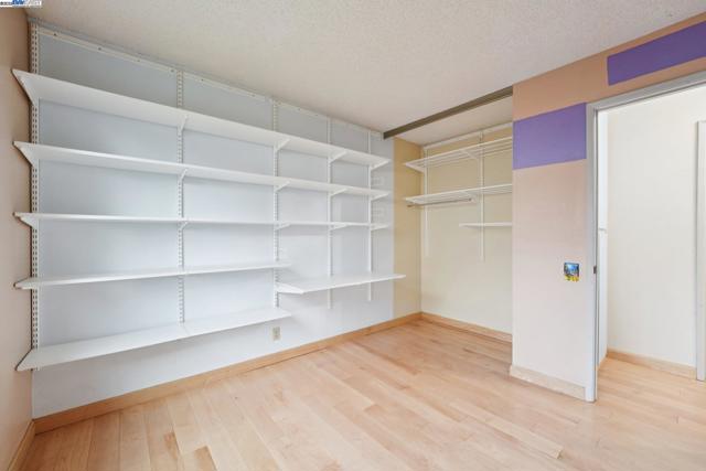 4942 Rocklin Dr, Union City CA: https://media.crmls.org/mediaz/ff1d756d-bc14-4ecf-a2f8-01ad09af9b34.jpg