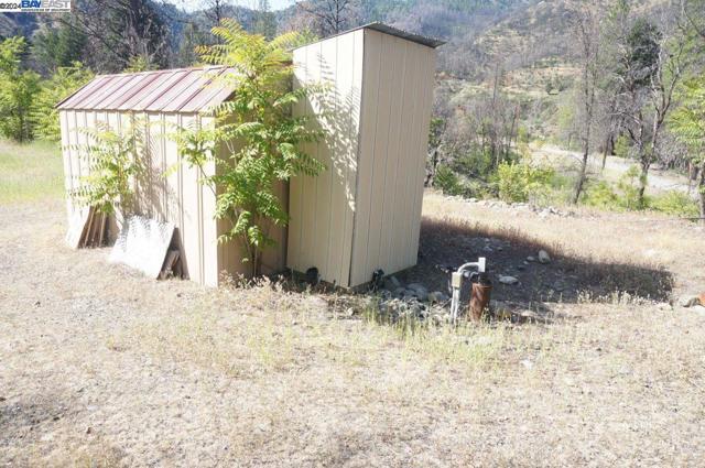 101 River Acres, Junction City CA: https://media.crmls.org/mediaz/ff1db019-bfcc-489a-a2fa-db8f61902336.jpg