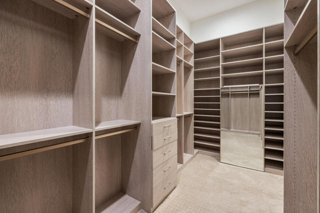 81350 Merv Griffin Way, La Quinta CA: https://media.crmls.org/mediaz/ff1e6230-5340-415f-94d9-46083fa5196c.jpg