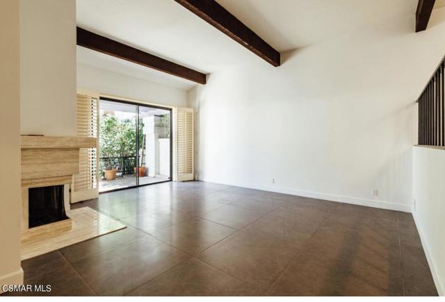 17248 Palisades Circle, Pacific Palisades CA: https://media.crmls.org/mediaz/ff1e766e-b5ba-43af-a6f4-c1b8c74b6b96.jpg