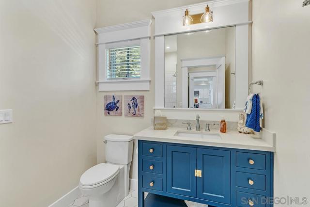 1050 Isabella Ave, Coronado CA: https://media.crmls.org/mediaz/ff1edbfc-0ca1-42f8-b584-60993a78e468.jpg