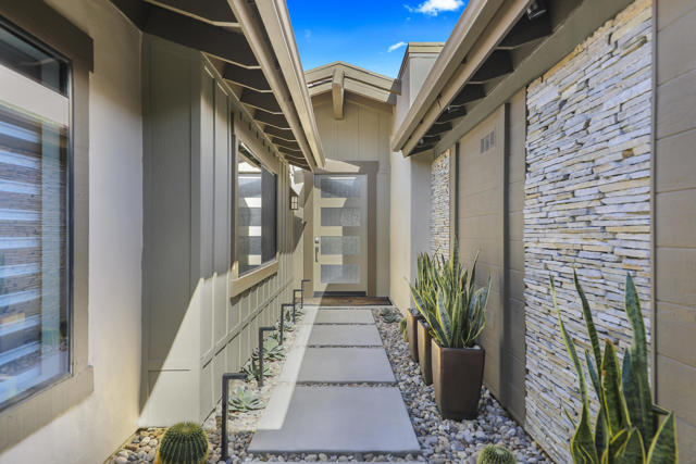 76 Old Ranch Road, Palm Desert, CA 92211
