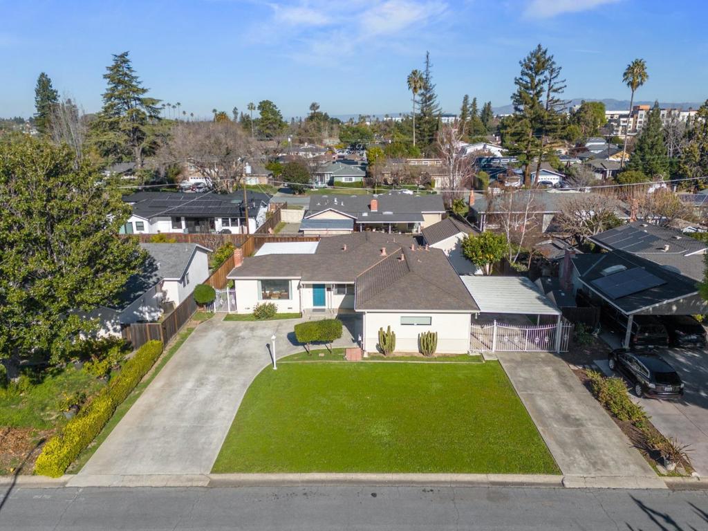 3211 Greentree Way