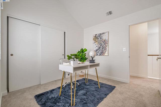 34319 Platinum Ter, Fremont CA: https://media.crmls.org/mediaz/ff1fb81c-110a-4d97-9083-63ff2caa23fb.jpg