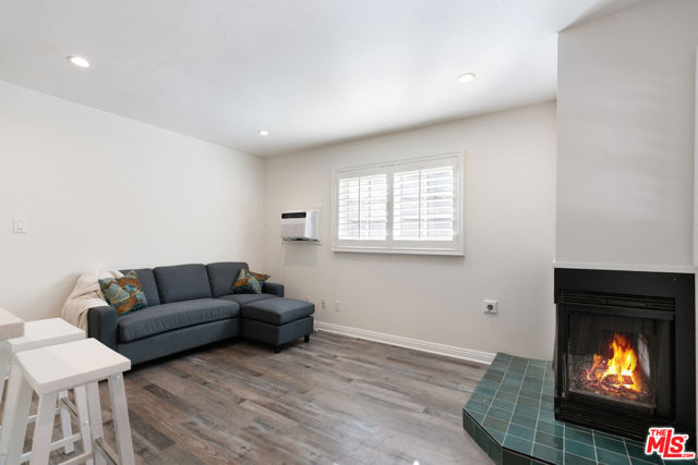 483 Sturtevant Drive, Sierra Madre CA: https://media.crmls.org/mediaz/ff209ea3-38f7-4e3e-a06b-fd58350de318.jpg