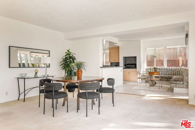 810 Franklin Street, Santa Monica CA: https://media.crmls.org/mediaz/ff2196da-b281-4373-827a-3bc66c97a002.jpg