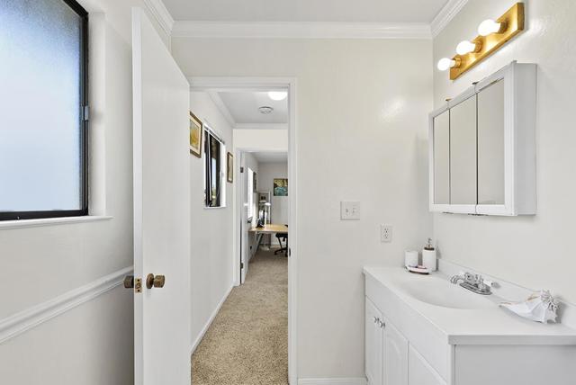 430 Grand Boulevard, San Mateo CA: https://media.crmls.org/mediaz/ff21a8bc-b47a-4413-b14b-1df131a7dd01.jpg