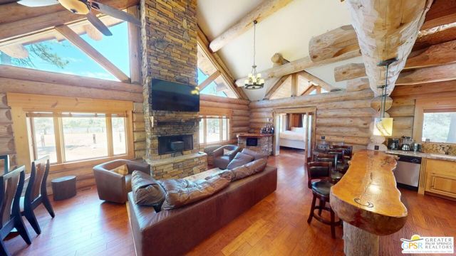 60164 Devils Ladder Road, Mountain Center CA: https://media.crmls.org/mediaz/ff21ec07-ed2d-4e8d-91fb-008d6b10d9e4.jpg