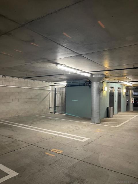889 Date St, San Diego CA: https://media.crmls.org/mediaz/ff21f67d-eb0c-4a20-b217-48afccda53cd.jpg