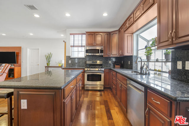 10943 Barman Avenue, Culver City CA: https://media.crmls.org/mediaz/ff2219f6-68cb-4025-bbba-4eb84a23c5ec.jpg