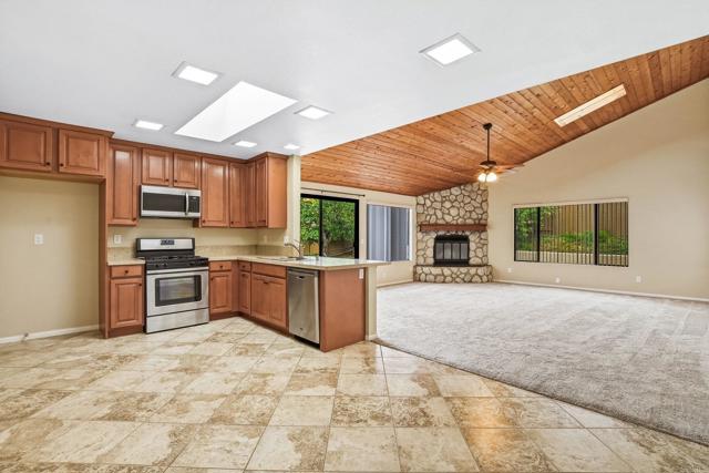 Detail Gallery Image 12 of 35 For 10261 Kaiser Pl, San Diego,  CA 92126 - 3 Beds | 2 Baths