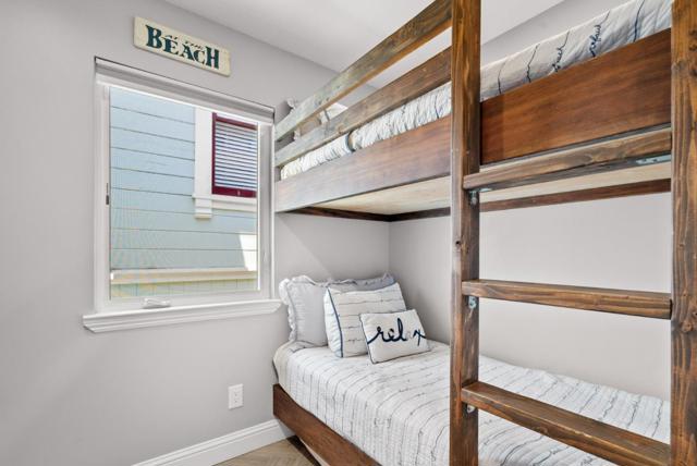 2727 E Cliff Drive, Santa Cruz CA: https://media.crmls.org/mediaz/ff22d330-c4d2-4fa2-abae-d7e1b7f7b064.jpg