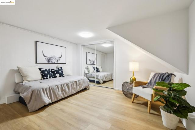 904 41st St, Oakland CA: https://media.crmls.org/mediaz/ff230dd5-6eb9-42a3-9c51-d4f9101319ae.jpg