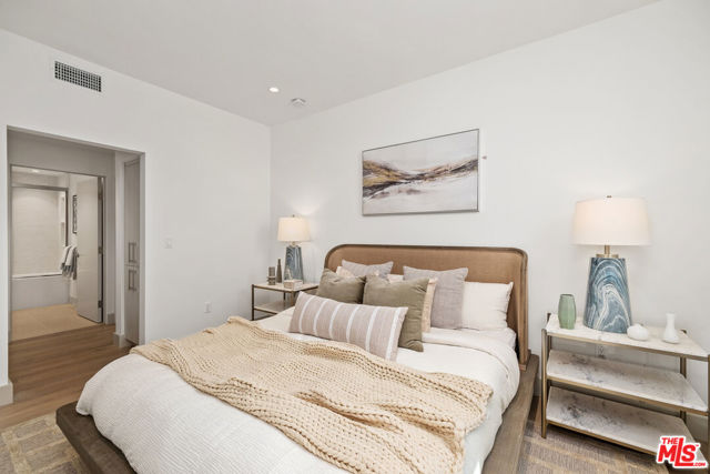130 S Sepulveda Boulevard, Los Angeles CA: https://media.crmls.org/mediaz/ff23173b-d9d8-4214-8b5b-64f1cf8e8fd1.jpg
