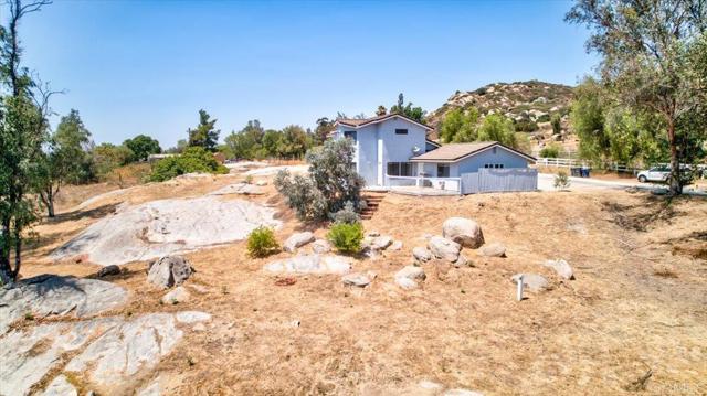 18434 Ramona View Drive, Ramona CA: https://media.crmls.org/mediaz/ff231f11-c9f4-4c4e-948e-10948aa600b8.jpg