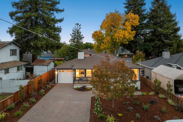 840 8th Avenue, Redwood City CA: https://media.crmls.org/mediaz/ff23bb1c-d06e-4b65-9349-369cc752a021.jpg