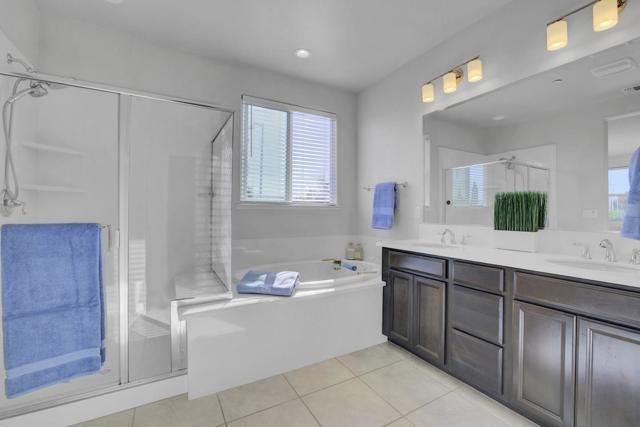 871 Cordoba Way, Hollister CA: https://media.crmls.org/mediaz/ff23c8ab-cd9f-4023-a2af-b7c1777e80e7.jpg