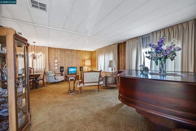 1474 Wakefield Dr, Hayward CA: https://media.crmls.org/mediaz/ff248c74-8630-4017-8ad2-e2c60ef9ff33.jpg