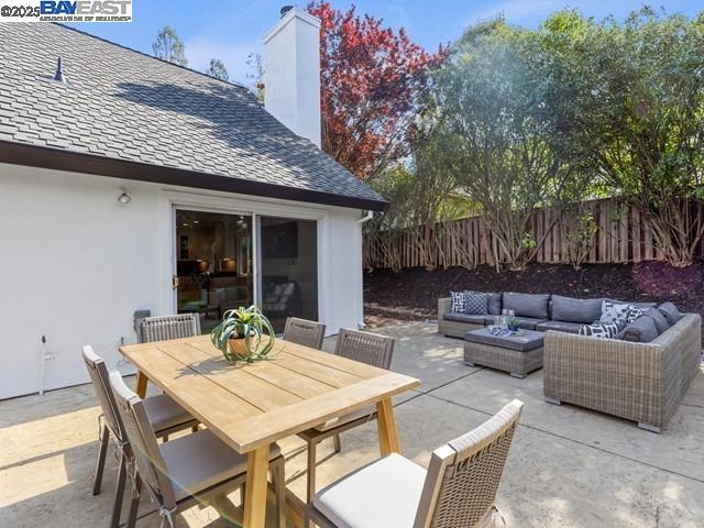 2752 Morgan Dr, San Ramon CA: https://media.crmls.org/mediaz/ff24f024-678e-40ea-b0a6-6937df8c14fc.jpg