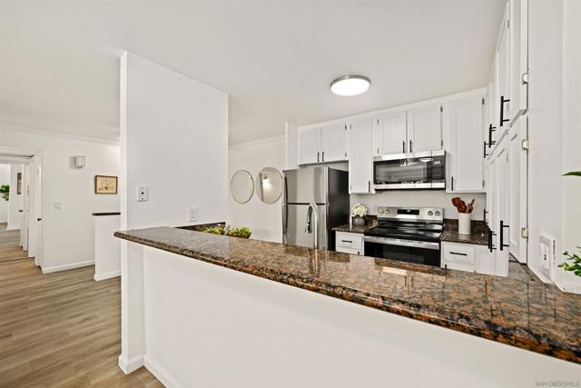 5708 Baltimore Dr, La Mesa CA: https://media.crmls.org/mediaz/ff258d0b-92c5-441d-a19e-44736a64c70d.jpg