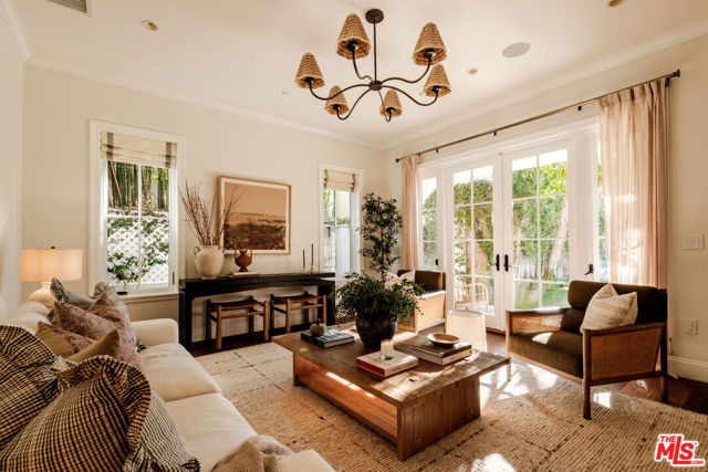 2248 Kelton Avenue, Los Angeles CA: https://media.crmls.org/mediaz/ff25df36-11a5-46cd-bc19-46b9b6e6e85e.jpg