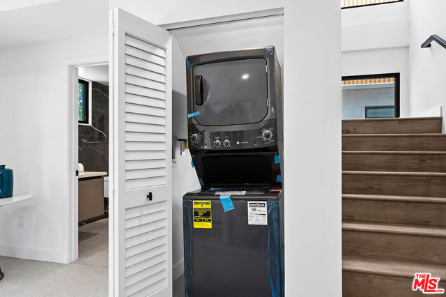 1016 N Martel Avenue, West Hollywood CA: https://media.crmls.org/mediaz/ff2655d8-109f-40d8-960a-1be5b40675dd.jpg
