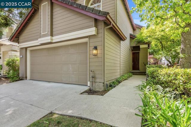 1666 Brush Creek Pl, Danville CA: https://media.crmls.org/mediaz/ff26dc75-7f16-427d-984d-98d38ba84649.jpg