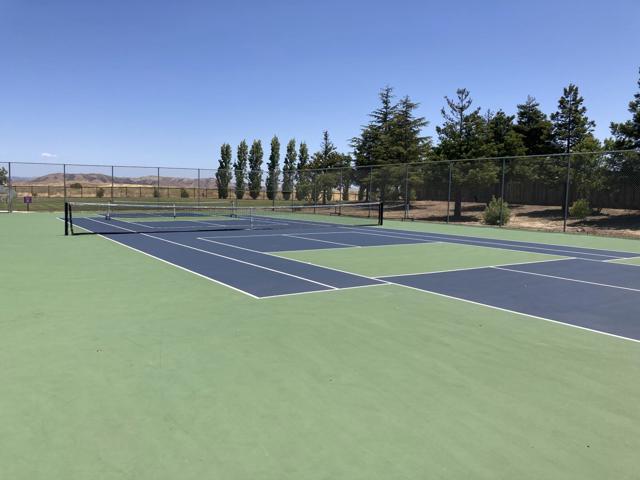 334 Paseo Gularte, San Juan Bautista CA: https://media.crmls.org/mediaz/ff27813c-e648-4906-b1fe-453436c96158.jpg