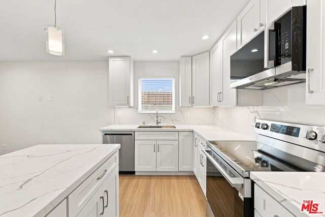 20212 West Gault Street photo 9
