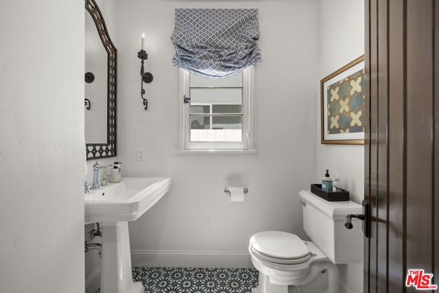 2714 Forrester Drive, Los Angeles CA: https://media.crmls.org/mediaz/ff28e586-7fb5-422a-9b15-2554f6f6ba82.jpg