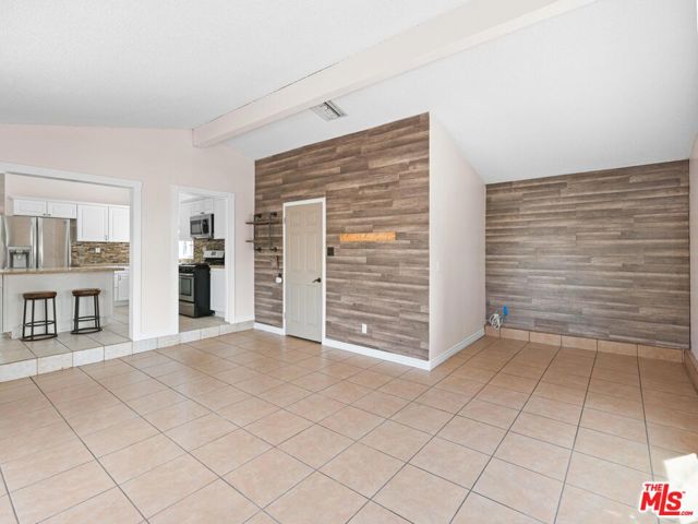 18717 Kimbrough Street, Canyon Country CA: https://media.crmls.org/mediaz/ff290acc-5bc1-4e8f-9117-9480a2ea0173.jpg