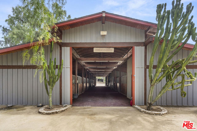 10420 Kurt Street photo 4