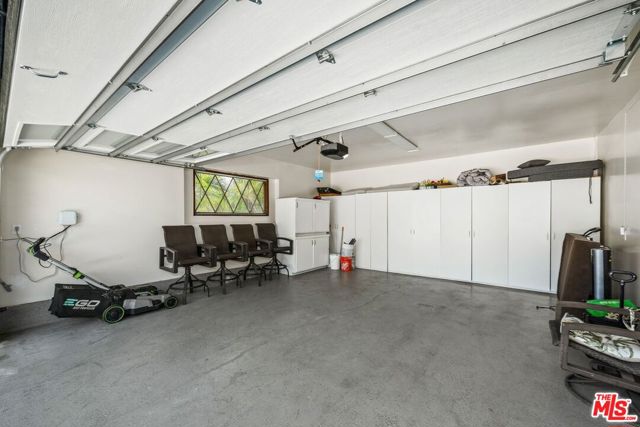 5905 S Chariton Avenue, Los Angeles CA: https://media.crmls.org/mediaz/ff299b3d-2395-4bf6-808a-1b2f124b6dfb.jpg