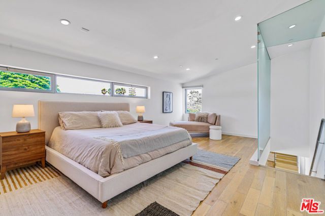 809 Brooks Avenue, Venice CA: https://media.crmls.org/mediaz/ff29dcd4-3062-4ada-a527-7427433311c9.jpg