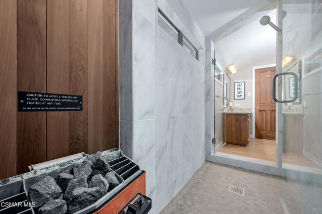 22101 Mulholland Drive, Woodland Hills CA: https://media.crmls.org/mediaz/ff2a0d1e-cd1f-4fc5-93bc-9a03bc29e1bb.jpg