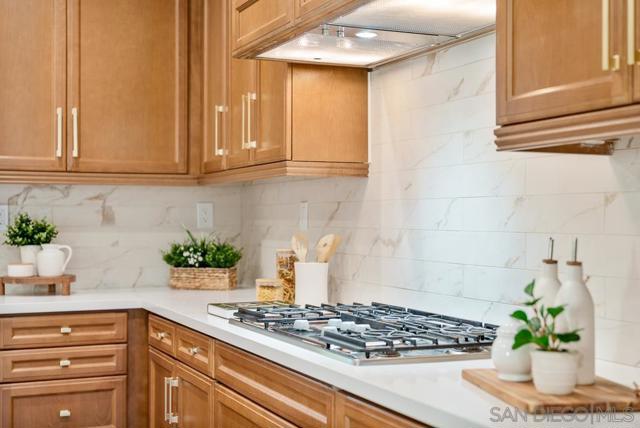 15820 Paseo Del Sur, San Diego CA: https://media.crmls.org/mediaz/ff2ad4c7-b43c-465a-beb8-7d548709d39e.jpg