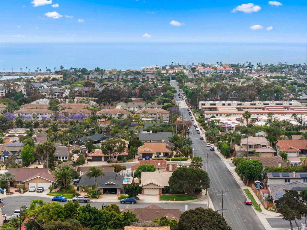 MLS #250030162SD img 9