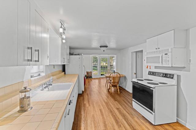 10395 Santa Teresa Boulevard, Gilroy CA: https://media.crmls.org/mediaz/ff2ce7f4-8cdd-442b-bc3e-5cefecdd812c.jpg