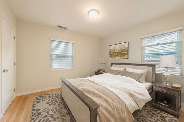 560 6th Avenue, Menlo Park CA: https://media.crmls.org/mediaz/ff2cff99-3ba6-4f63-9f9f-3fa8e3fda9cd.jpg