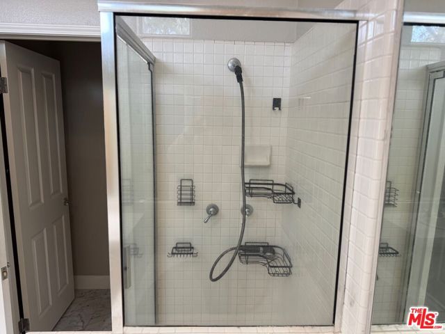 19 Imperial Aisle, Irvine CA: https://media.crmls.org/mediaz/ff2e3575-cf6c-4d17-a820-918d3f225758.jpg