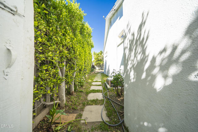 Image 36 of 46 For 4711 Briggs Avenue